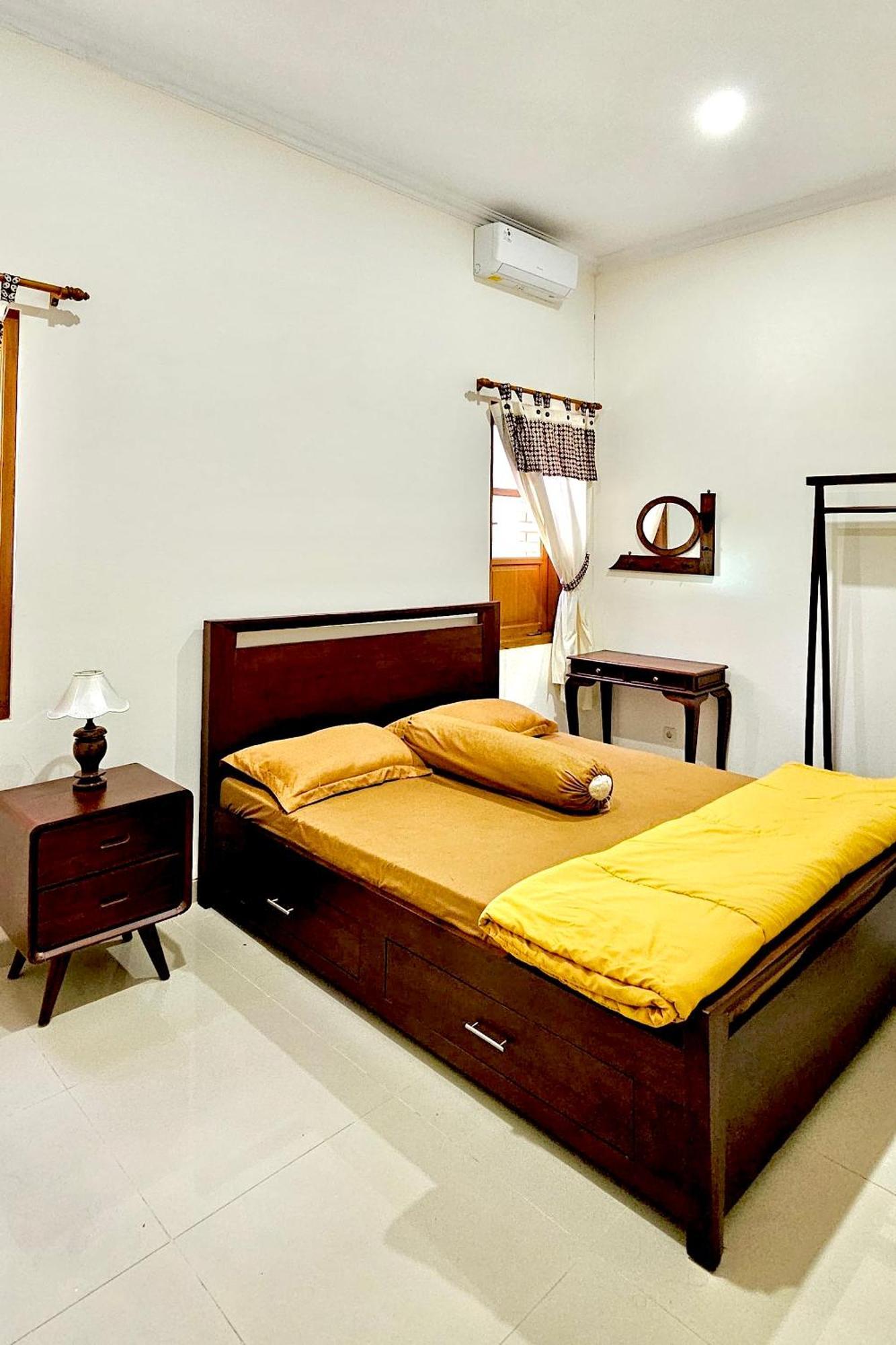 Omah Tabon Jogja - Close To Malioboro ยอกยาการ์ตา ภายนอก รูปภาพ
